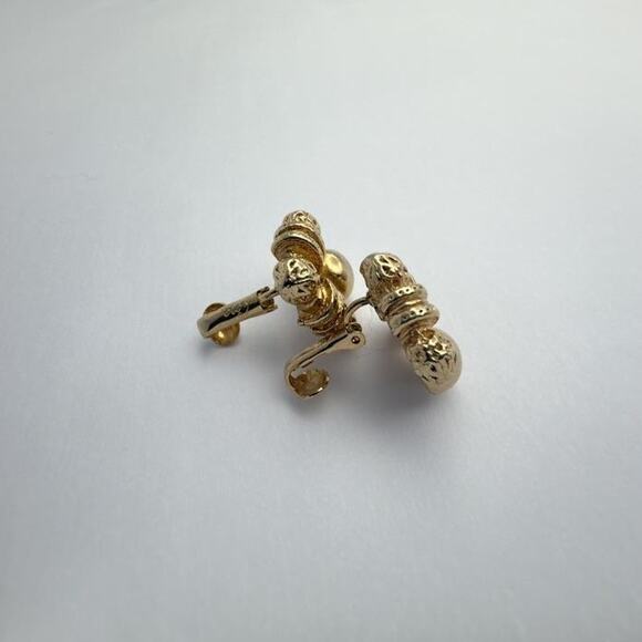Vintage 1950s CORO Signed Gold Tone Textured Knot Clip-On Earrings - Picture 3 of 8